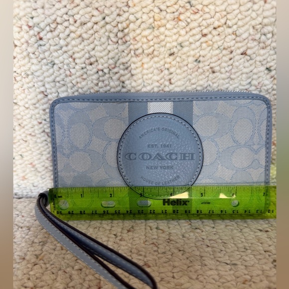 Coach Dempsey zip wallet- light blue - Picture 7 of 10